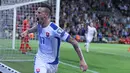 Marek Hamsik merayakan keberhasilannya mencetak gol kedua Slowakia atas Makedonia. (Bola.com/Reza Khomaini)