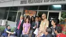 Bagi mereka, apa yang dilakukan oleh orangtua siswa itu mencemarkan nama guru karena seolah guru-guru tersebut telah melakukan pelecehan seksual terhadap muridnya (Liputan6.com/ Johan Tallo) 