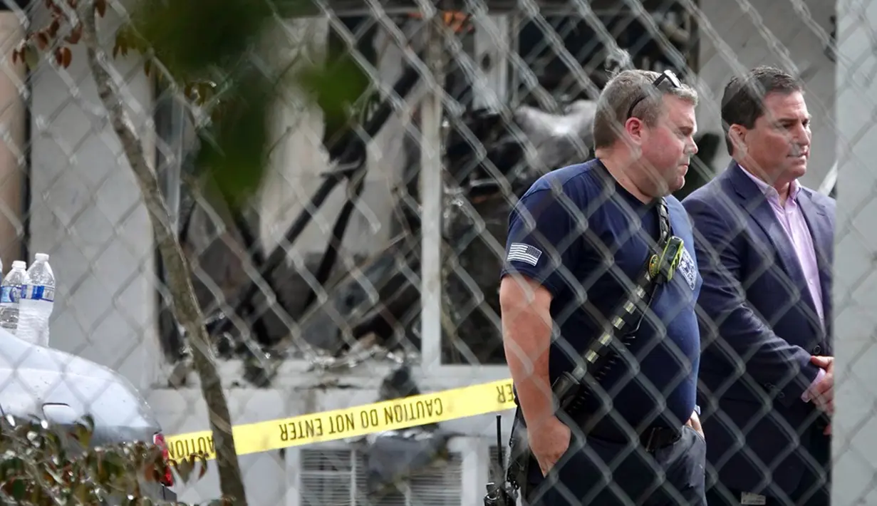 Pihak berwenang menuturkan, Kapten Terryson Jackson (50) dari Broward Sheriff Fire Rescue yang berada di dalam helikopter tewas dalam kecelakaan itu. (Joe Cavaretta/South Florida Sun-Sentinel via AP)