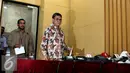 Johan Budi saat bersiap memberi keterangan pers, Jakarta, Selasa (4/8/2015). KPK menetapkan tersangka Bupati Bener Meriah Aceh, Ruslan Abdul Gani sebagai tersangka dugaan korupsi pembangunan dermaga sabang BPKS 2011. (Liputan6.com/Helmi Afandi)