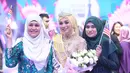 Suasana panggung pun menjadi tegang ketika para finalis dan semua hadirin yang ada menunggu dewan juri mengumumkan sebuah nama yang akhirnya menjadi pemenang sebagai Puteri Muslimah Asia 2018. (Nurwahyunan/Bintang.com)