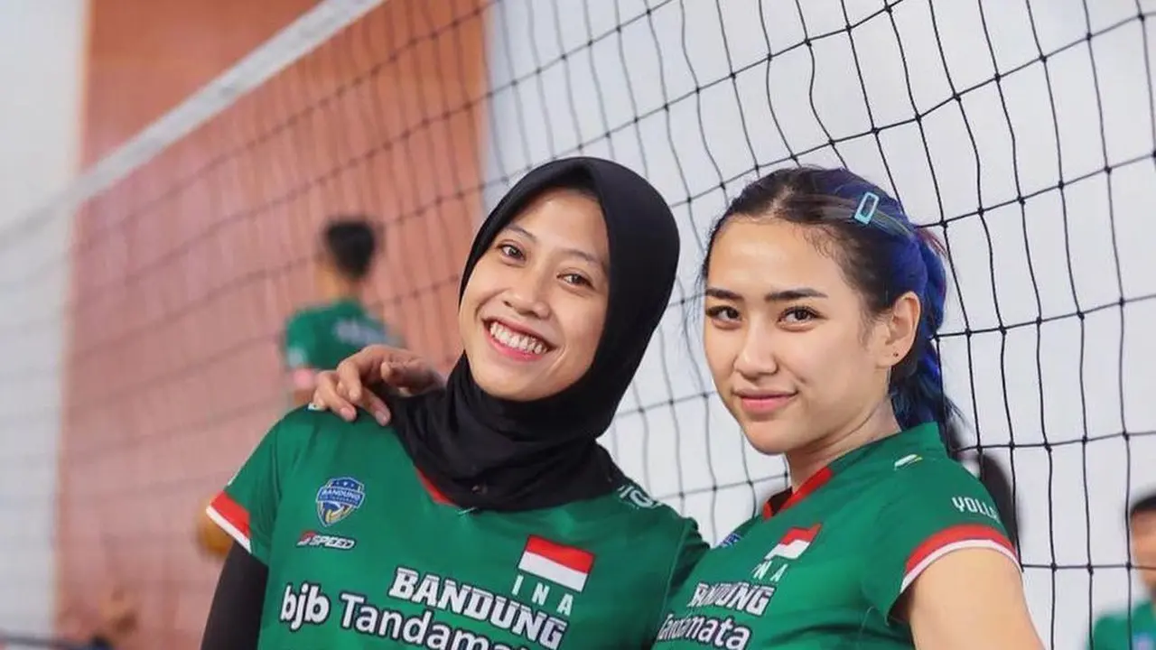 5 Potret Kebersamaan Megawati dan Yolla Yuliana, Atlet Timnas Voli Tenar