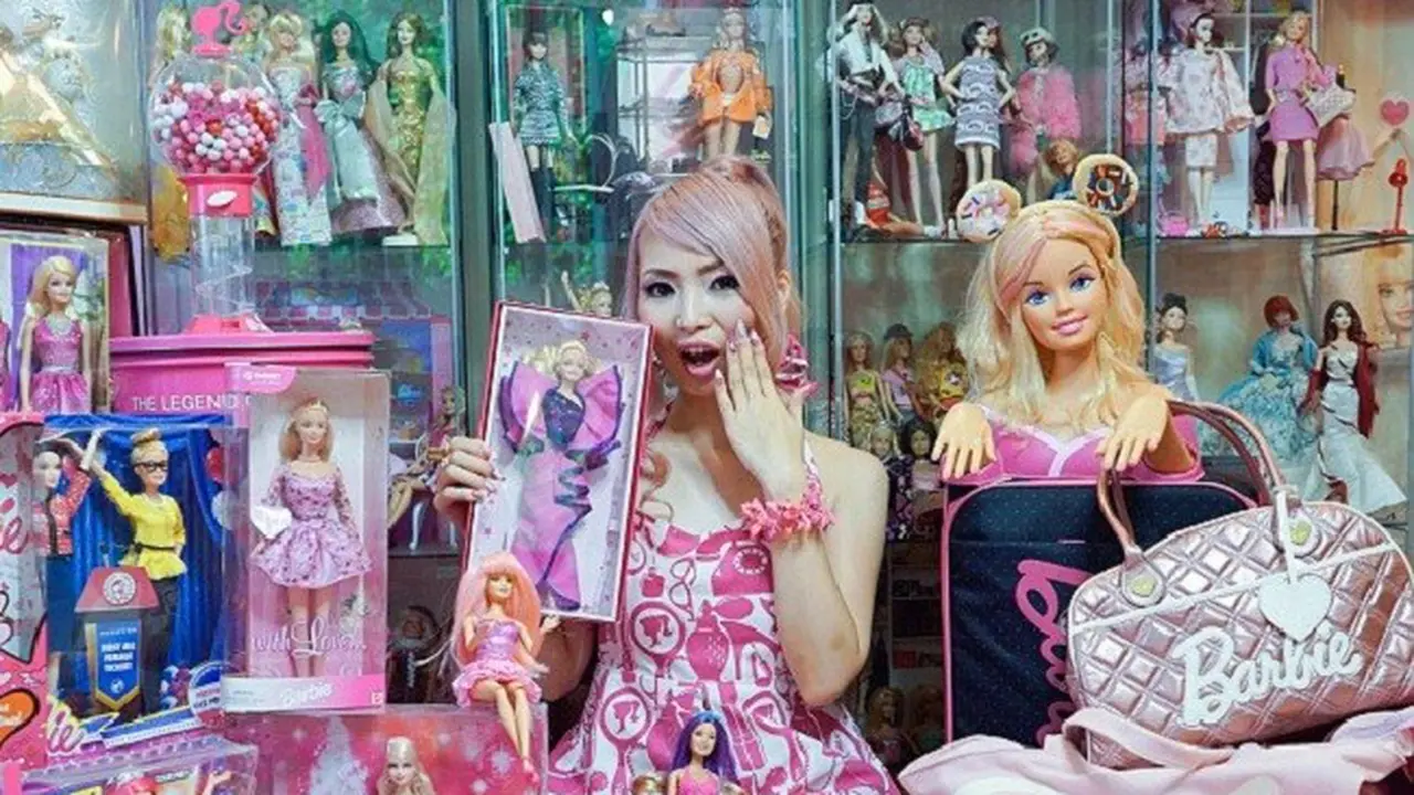 Demi Koleksi Boneka Barbie, Wanita Ini Rela Habiskan Rp 933 juta