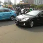 Mobil menteri ikut terjebak macet akibat dihapusnya 3 in 1 di Jakarta. (Liputan6.com/Ahmad Romadoni)