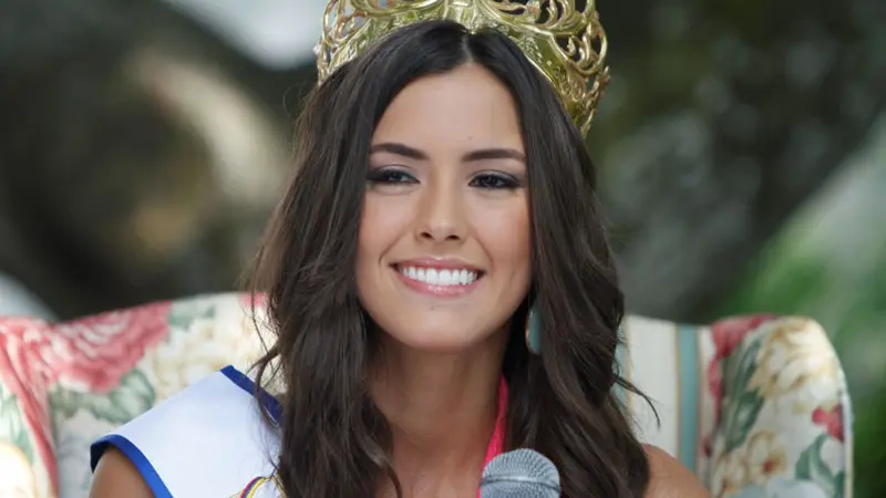 Paulina Vega Bikin Kejutan di Malam Puncak Putri Indonesia 2015