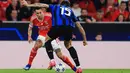 Hasil ini tidak mengubah posisi kedua tim di klasemen Grup D Liga Champions 2023/2024. (PATRICIA DE MELO MOREIRA / AFP)