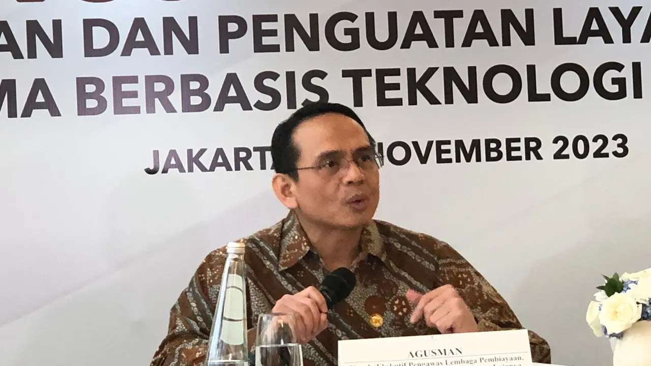 Kepala Eksekutif Pengawas Lembaga Pembiayaan, Perusahaan Modal Ventura, Lembaga Keuangan Mikro dan Lembaga Jasa Keuangan Lainnya OJK, Agusman memastikan penurunan bunga pinjol mulai 2024