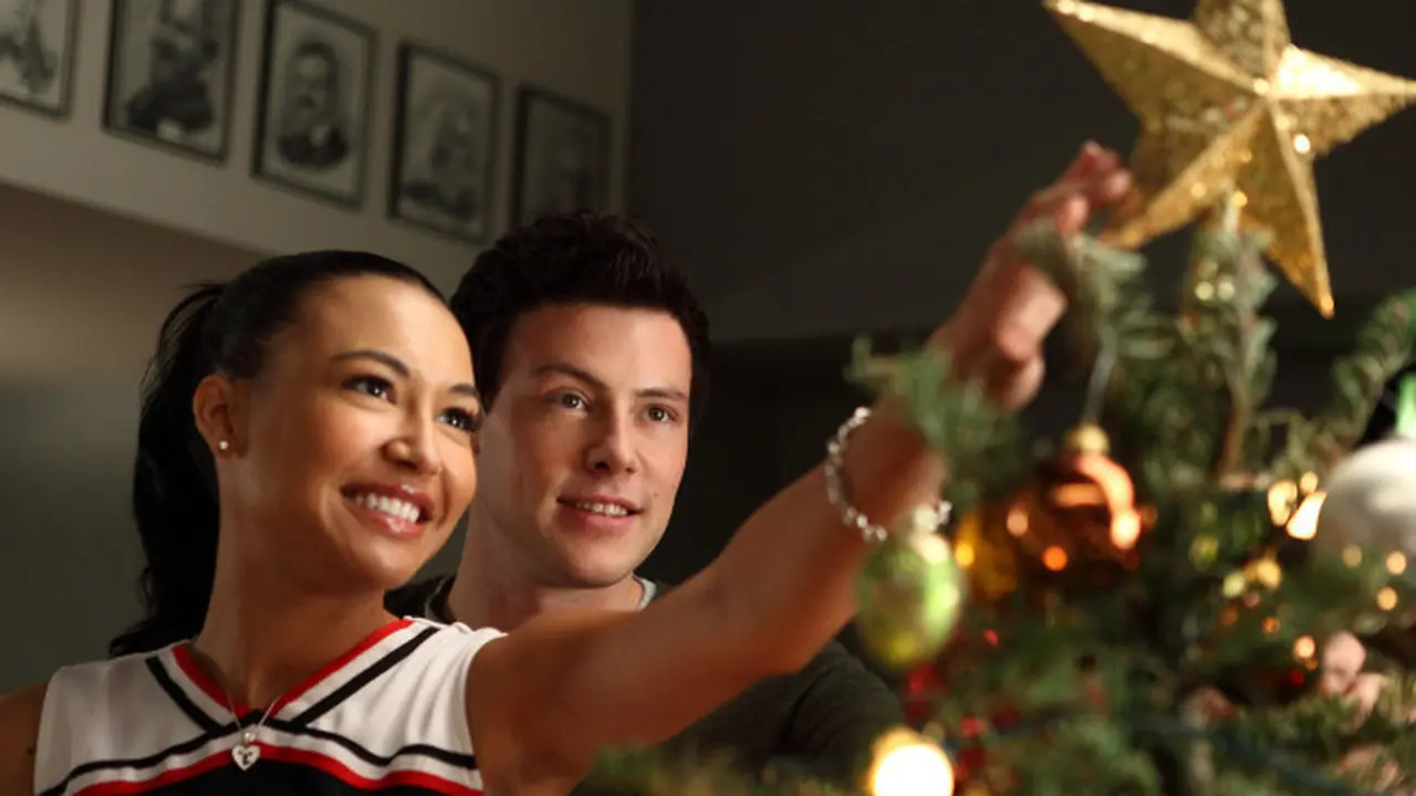 Cory Monteith dan Naya Rivera dalam Glee. (20th Century Fox via IMDb)