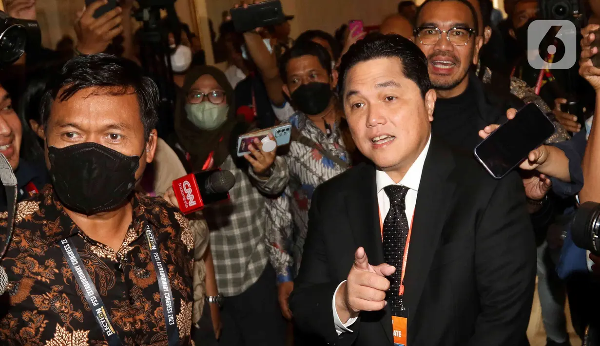 <p>Calon ketua umum PSSI, Erick Thohir tiba pada Kongres Luar Biasa (KLB) PSSI di Hotel Shangri-La, Jakarta Pusat, Kamis (16/2/2023). KLB PSSI untuk memilih pengurus baru periode 2023-2027 resmi dimulai dan dibuka oleh Menteri Pemuda dan Olahraga (Menpora), Zainudin Amali. (Liputan6.com/Herman Zakharia)</p>
