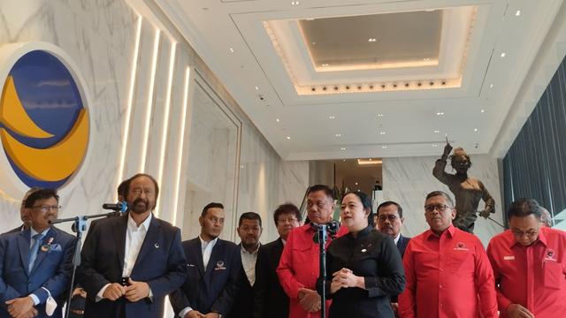 Ketum Nasdem Surya Paloh bersama Ketua DPP PDIP Puan Maharani dan jajaran