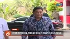 Usai menjalani pemeriksaan, politisi PDI Perjuangan ini mengaku dicecar 11 pertanyaan oleh penyidik soal hubungannya dengan Bupati Tasdi.