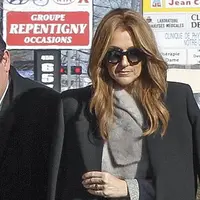 Celine Dion di memorial service Daniel Dion (via dailymail.co.uk)