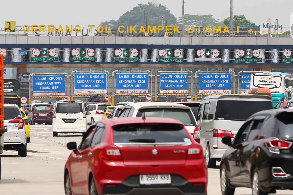 H-2 Lebaran Idul Fitri, Arus Lalin di Gerbang Tol Cikampek Utama Ramai Lancar