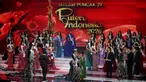 Agnes Aditya Rahajeng (tengah) asal Banten usai menerima mahkota Puteri Indonesia saat Grand Final Pemilihan Puteri Indonesia 2026 di Jakarta Internasional Convention Center, Jakarta, Jumat (24/4/2026). Agnes Aditya Rahajeng asal Banten resmi dinobatkan sebagai Puteri Indonesia 2026. (Kapanlagi.com/Budy Santoso)