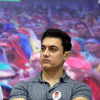 Namun sayangnya baik Aamir Khan maupun perwakilannya tidak juga menyebutkan apa tujuan mereka melakukan konvoi tersebut. (Bintang/EPA)