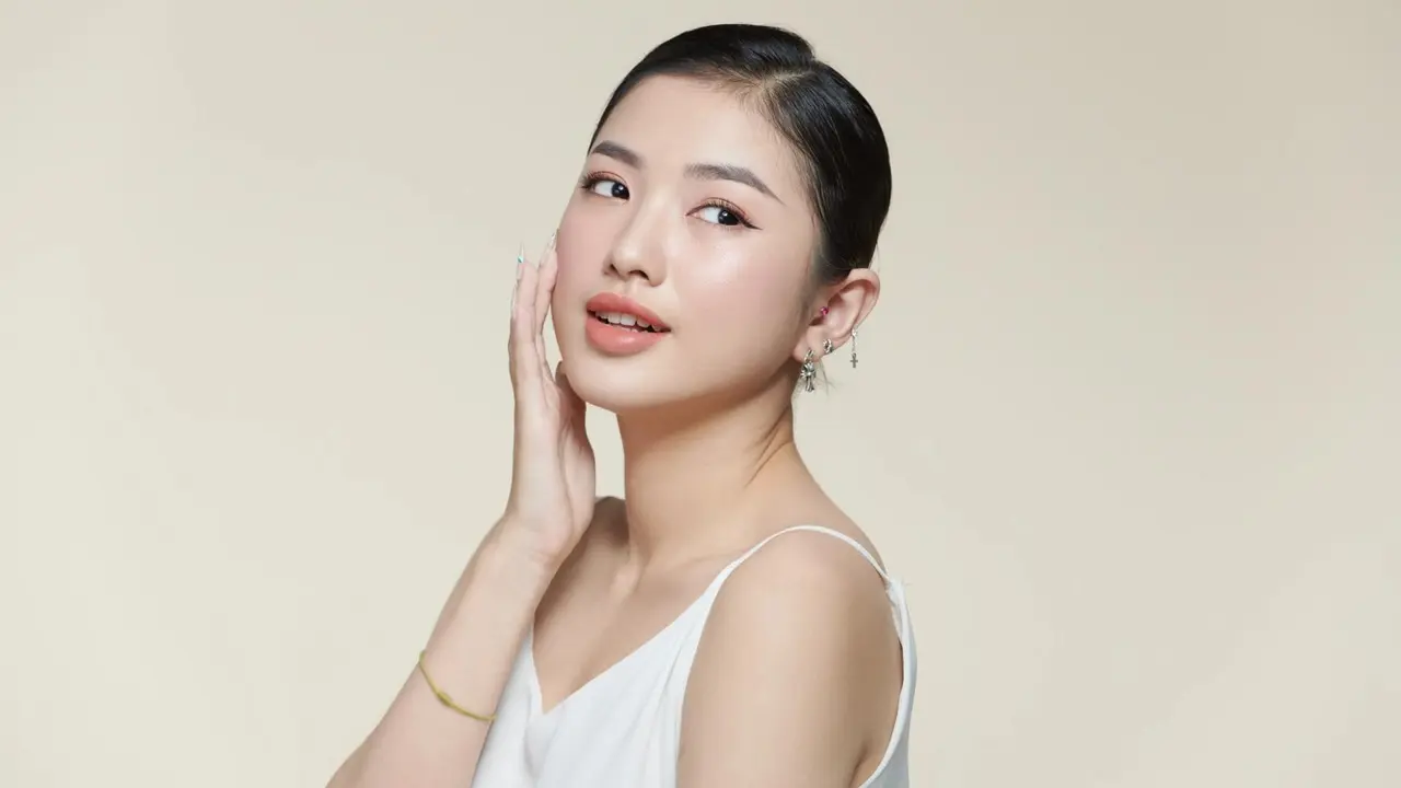 Morning vs Night Skincare Routine, Mana yang Lebih Penting untuk Kulit Sehat dan Glowing?