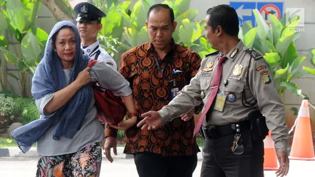 Terjaring OTT, Istri Muda Bupati Bengkulu Selatan Diperiksa KPK