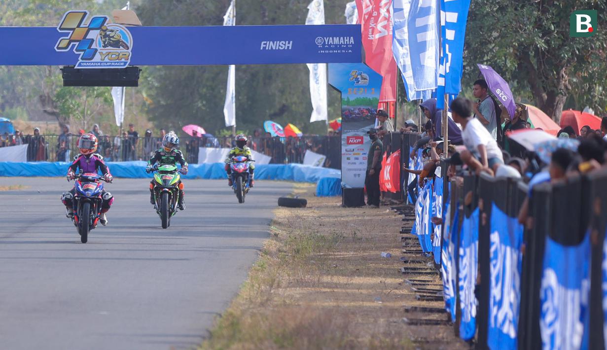 Yamaha Cup Race sangat dinantikan baik oleh pembalap ataupun pecinta olahraga balap. Ajang ini baru diadakan lagi setelah sempat vakum karena pandemi. (Bola.com/M Iqbal Ichsan)