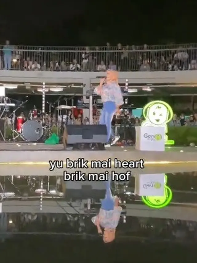 Aksi Tessa Mariska Bawakan Lagu Loneliness