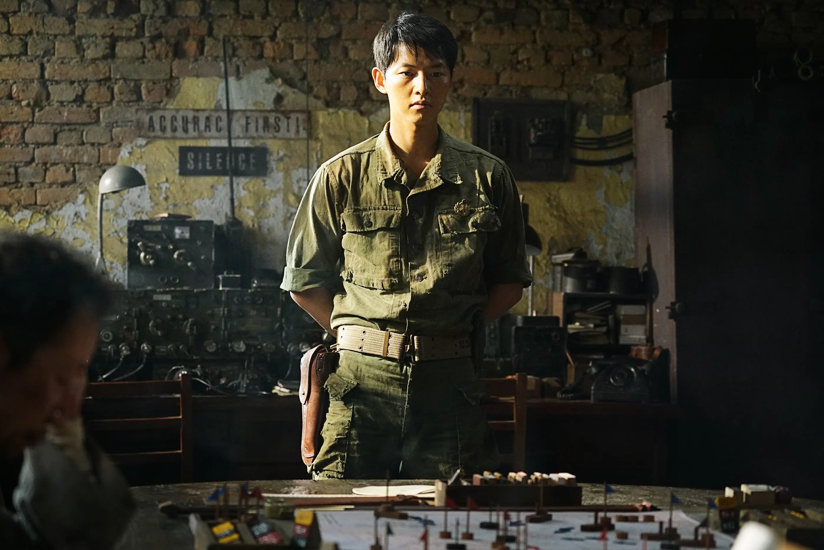 Song Joong Ki dalam Battleship Island