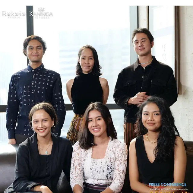 6 Potret Shenina Cinnamon di Konferensi Pers Penyalin Cahaya, Jadi Peran Utama