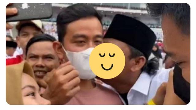 Cuitan Chef Arnold soal Gibran Rakabuming dicium pria berkumis. (Foto: Dok. Twitter @arnoldpoernomo)