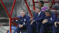Pelatih Timnas Inggris, Sam Allardyce saat mendampingi timnya menghadapi Slovakia (Reuters)