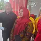 Politikus Partai Golkar sekaligus Wakil Ketua DPRD Lampung, Ririn Kuswantari diwawancarai usai mengikuti uji kelayakan sebagai calon bupati di PDI Perjuangan Lampung. Foto : (Liputan6.com/Ardi).