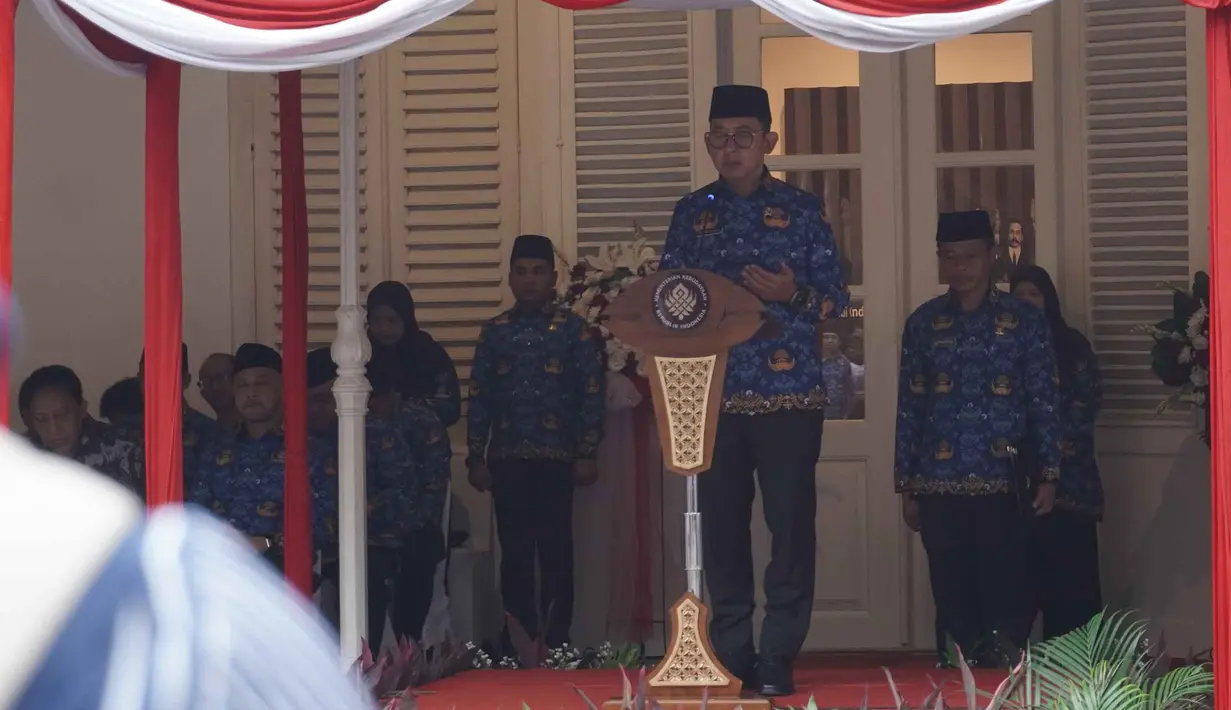 Tanggal 28 Oktober 2025 menandai peringatan Hari Sumpah Pemuda ke-97. Peringatan tahun ini mengusung tema "Pemuda Pemudi Bergerak, Indonesia Bersatu" dengan logo bergaya dinamis yang melambangkan semangat kolaborasi dan inovasi generasi muda. (merdeka.com/magang/Randi Saputra)