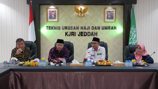 Konsulat Jenderal Republik Indonesia (KJRI) di Jeddah menggelar rapat koordinasi dengan Petugas Penyelenggara Ibadah Haji (PPIH) Arab Saudi, Minggu (21/5/2023). (Foto: MCH PPIH 2023)