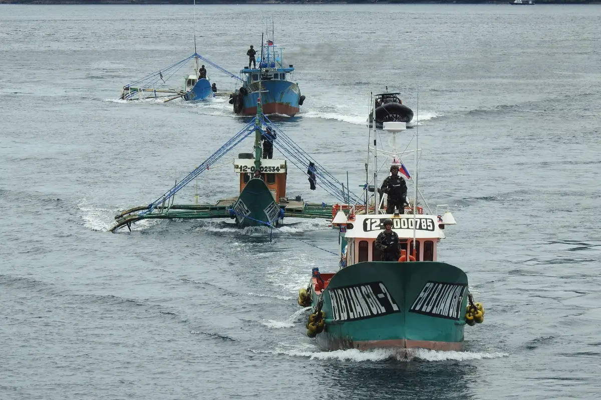 Kementerian Kelautan dan Perikanan (KKP) menangkap enam kapal yang terlibat illegal fishing di perairan Natuna dan Sulawesi.