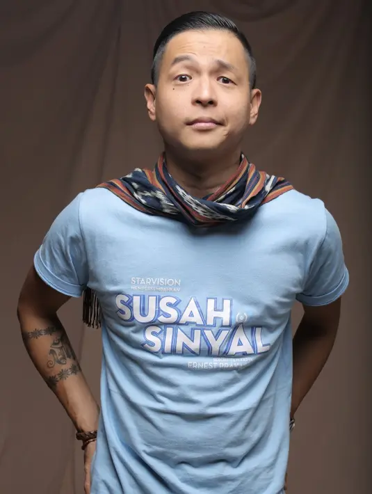 "Hari Jumat, 25 Mei mulai pukul 00.00 WIB sudah live di iflix, Susah Sinyal bisa diakses gratis," kata Tiara Sugiono, perwakilan dari iflix Indonesia, Queens Head, Kemang, Jakarta Selatan, Rabu (23/5/2018). (Febio Hernanto/bintang.com)