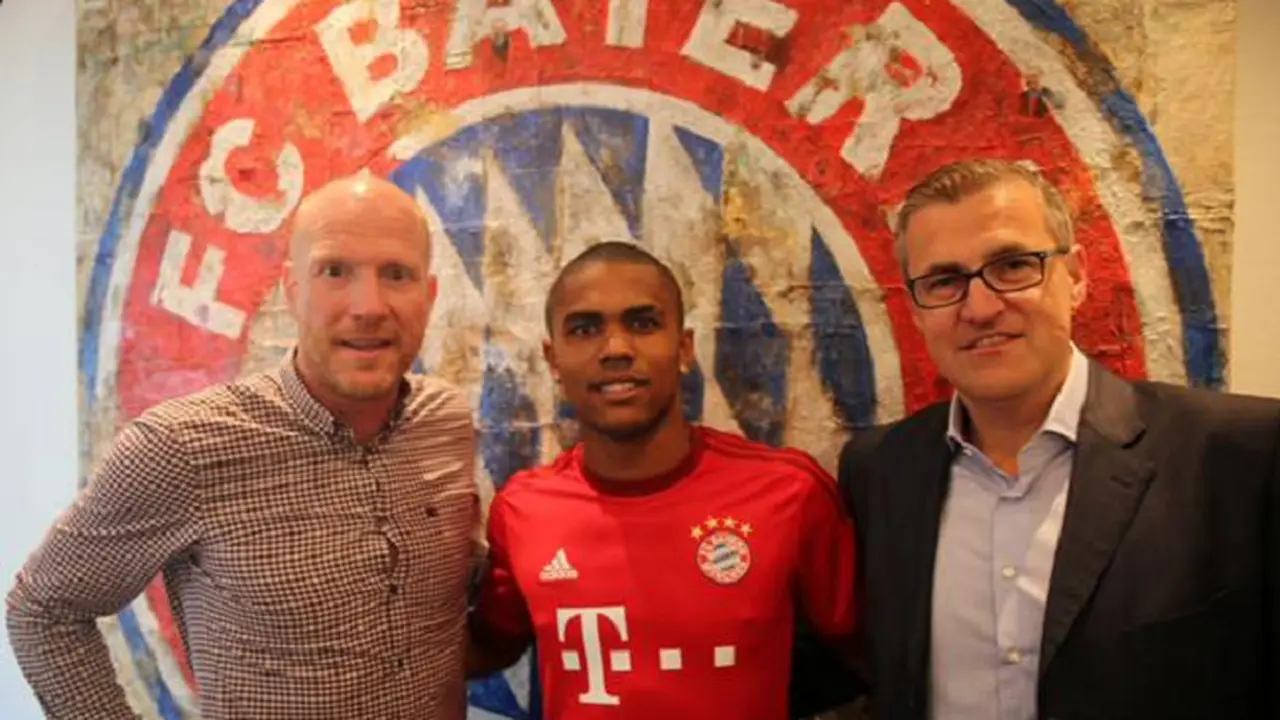 Douglas Costa