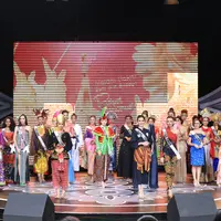 Sebelum sampai pada tahap final, para finalis Puteri Indonesia 2017 harus mengikuti serangkaian agenda. Salah satunya adalah Malam Bakat dan Seni Budaya, di mana mereka harus menampilkan kepiawaannya. (Adrian Putra/Bintang.com)
