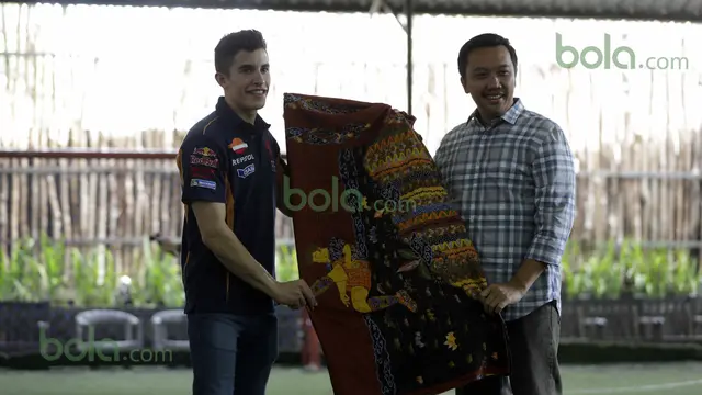 Marc Marquez (kiri) dan Menpora Imam Nahrawi