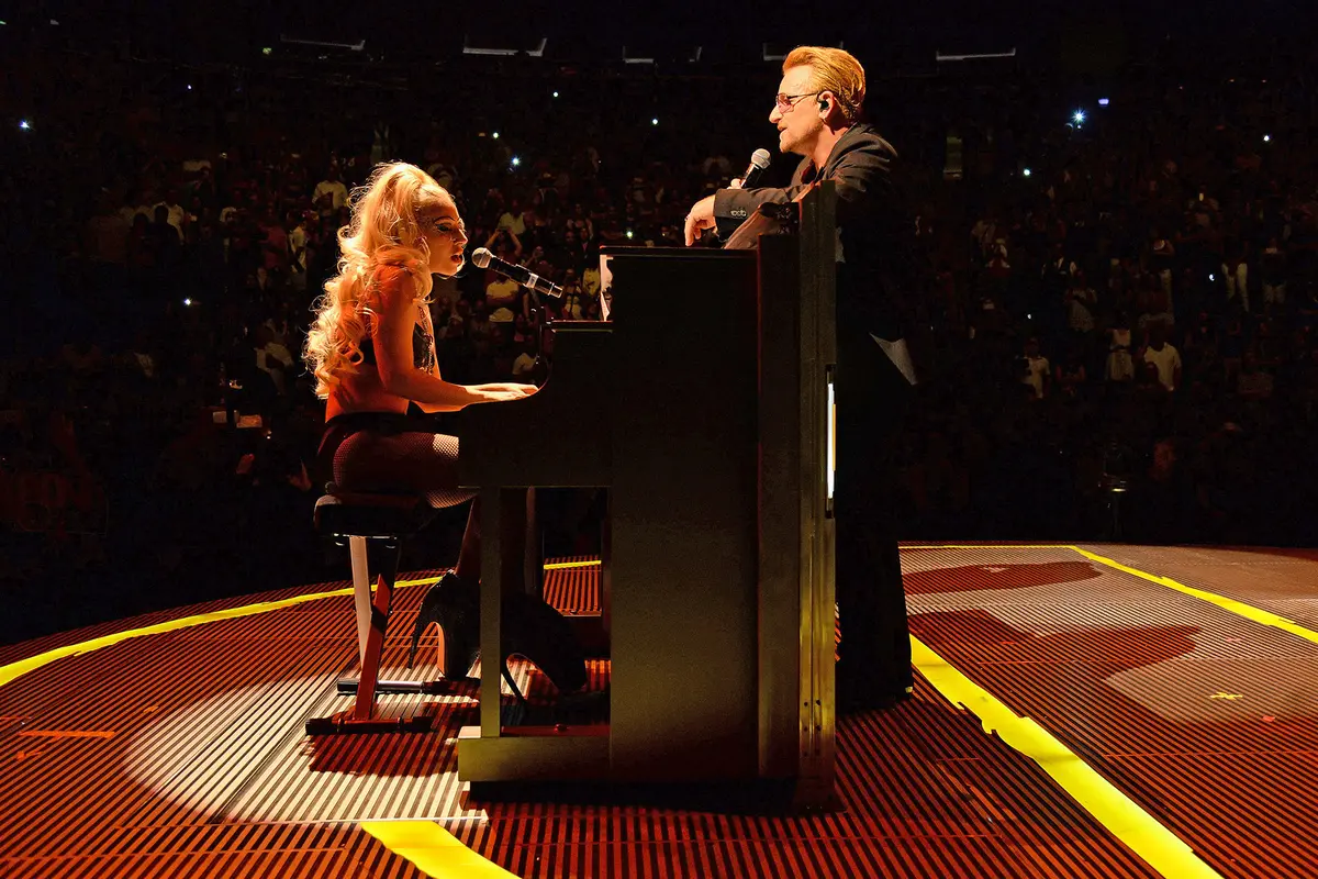 [Bintang] U2 dan Lady Gaga