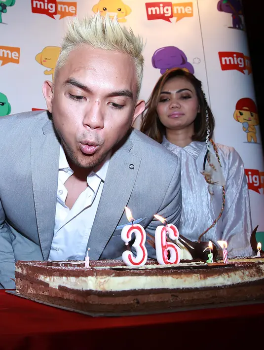 "Yang jelas hubungan saya dengan Rina baik-baik saja," kata Fakhrul Razi saat ditemui di kawasan Kebayoran Baru, Jakarta Selatan. (Deki Prayoga/Bintang.com)