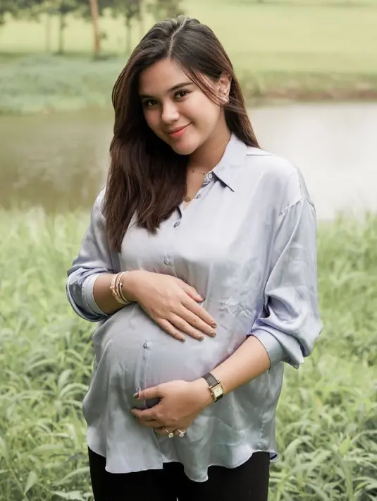 Di waktu dini hari, Audy menjalankan proses melahirkan secara cesar. Ia beruntung segala kondisi dalam keadaan baik, meskipun sang anak dalam kondisi prematur. Bayi laki-laki itu mereka beri nama Anzel Maverick Xie. (Instagram/audymarissa)
