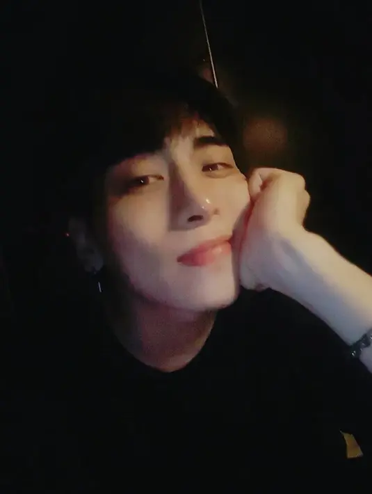 Apalagi ia meninggal dunia lantaran bunuh diri. Hal tersebut terungkap dari pesan yang ditulisnya untuk sang kakak. (foto: instagram.com/jonghyun.948)