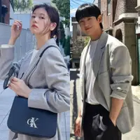Lihat di sini beberapa potret gaya mirip antara Jung So Min dan Jung Hae In, seperti sedang ngedate beneran.