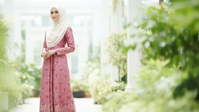 Model Gamis Brokat Pesta Warna Dusty Pink Kekinian