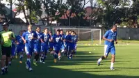 Carlton Cole Masih Ikut Latihan Persib, Ini Kata Umuh Muchtar