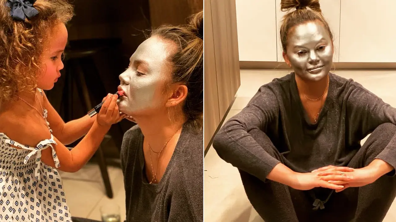 Chrissy Teigen. (Instagram/ chrissyteigen - https://www.instagram.com/p/CHonGbIJqPw/)
