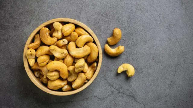 Gambar Ilustrasi Kacang Mete