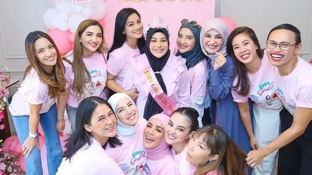 8 Momen Kejutan Baby Shower Aurel Hermansyah oleh Geng Cendol, Seru Banget