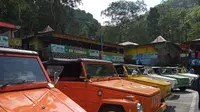 Berwisata keliling Yogyakarta makin seru dengan naik mobil VW klasik. Mulai dari Kaliurang hingga Malioboro. (Foto: Benedikta Desideria/Liputan6.com)