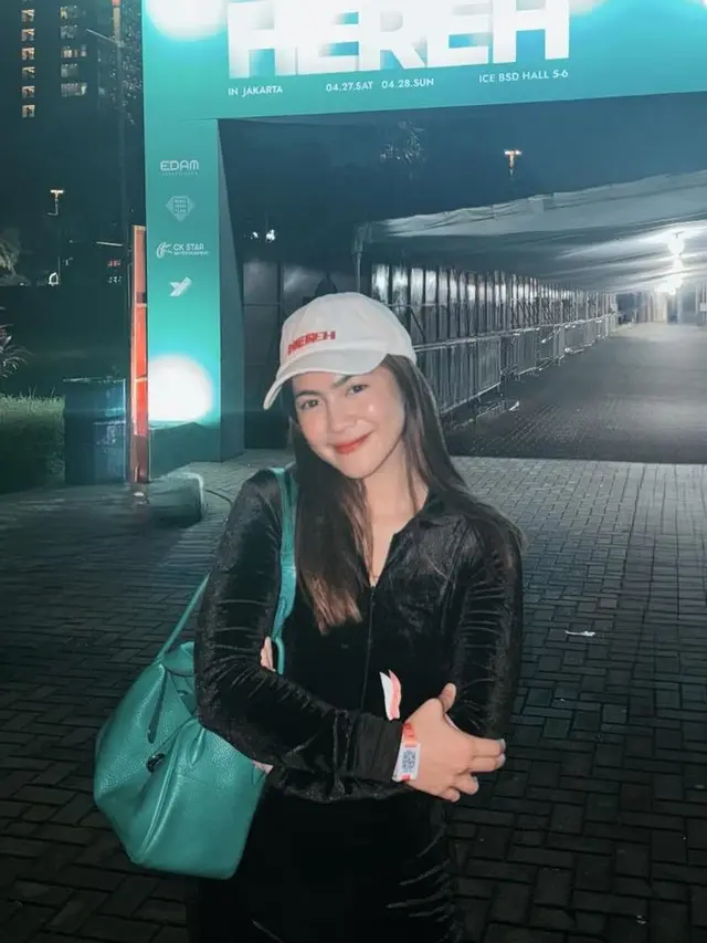 Felicya Angelista Nonton Konser IU. [@felicyangelista_]