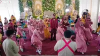 Video kompak flashmob joget TikTok di acara pernikahan, viral di medsos. (Sumber: TikTok/@tasekseminai)