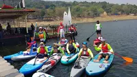 Komunitas Stand Up Paddle Indonesia berniat menggelar event serupa di Waduk Jatiluhur. (Bola.com/Zulfirdaus Harahap)