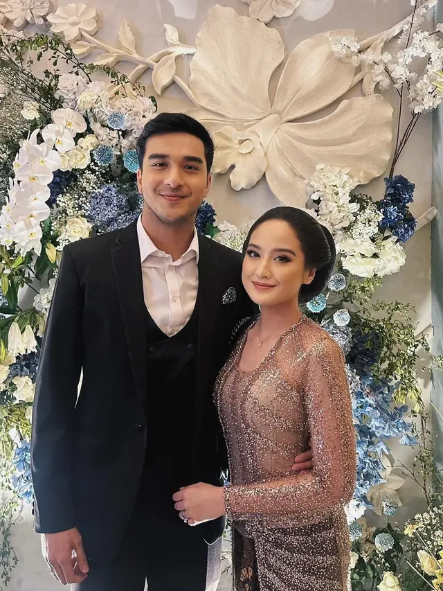 6 Adu Gaya Couple Artis di Resepsi Pernikahan Anggika Bolsterli & Omar, Salshabilla Adriani-Ibrahim Risyad hingga Rachel Amanda-Narwastu